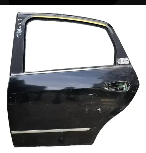 Porta do Fiat linea traseira esquerda