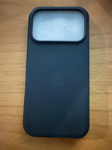 Capinha preta iPhone 17 pro