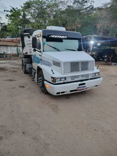 Vendo cavalo carreta Mb1935 ano 97 e carreta Liberato ano 2011