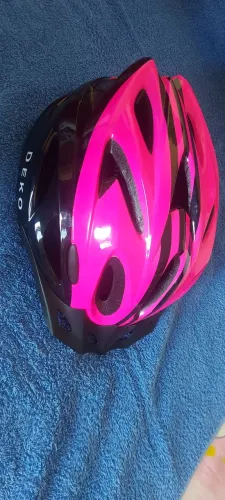 Capacete de ciclismo DEKO com Led, sinalizador traseiro rosa e preto.