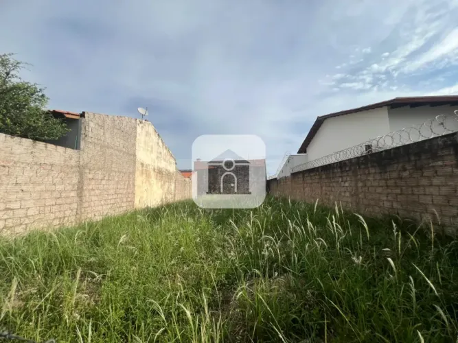 Terreno à venda no bairro Ouro Verde