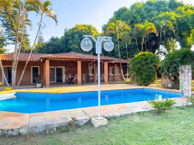 Chácara à venda 5.325m² no Jardim Imperial em Limeira/SP.