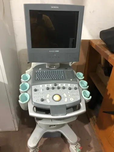 Aparelho Ultrassom ACUSON X300 Premium Edition com Carrinho