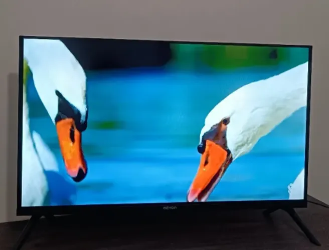 Televisão 32' polegadas nova