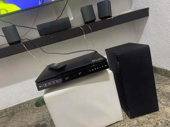Home Theater LG Blu-ray 3D com Bluetooth - Excelente Estado