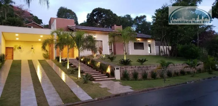 Casa com 3 dormitórios à venda, 347 m² por R$ 2.790.000,00 - Condomínio Marambaia - Vinhed