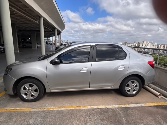 Renault Logan Dynamique Hi-flex 1.6 8V 4P 2015
