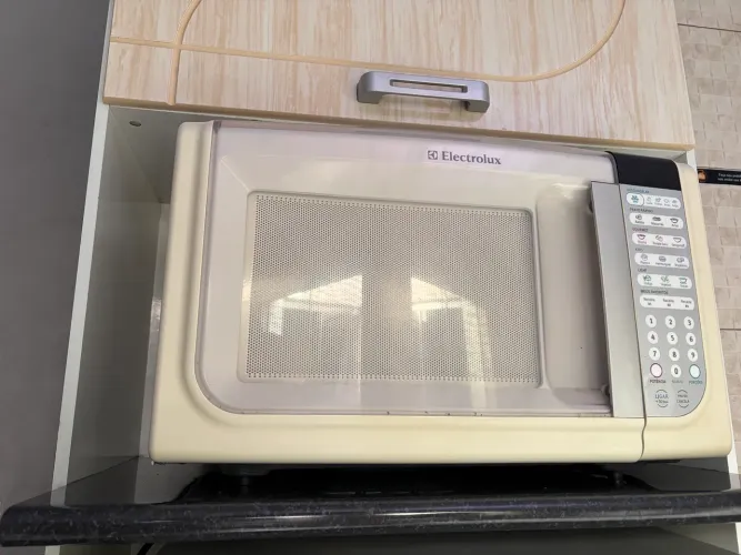 Microondas eletrolux MEF41 31 litros potência 1000W