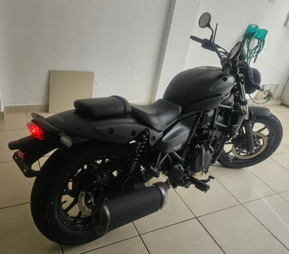 LINDA KAWASAKI ELIMINATOR 