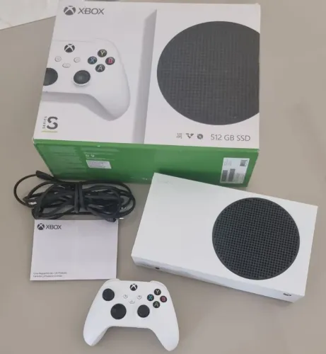 Vendo Xbox Series S 512ssd em excelente estado 