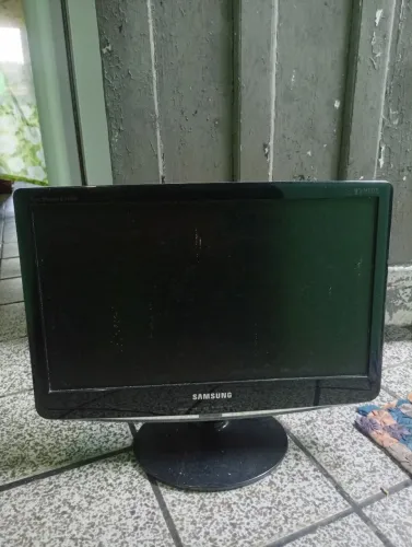 Monitor Samsung funcionando perfeitamente