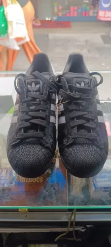 Tênis Adidas