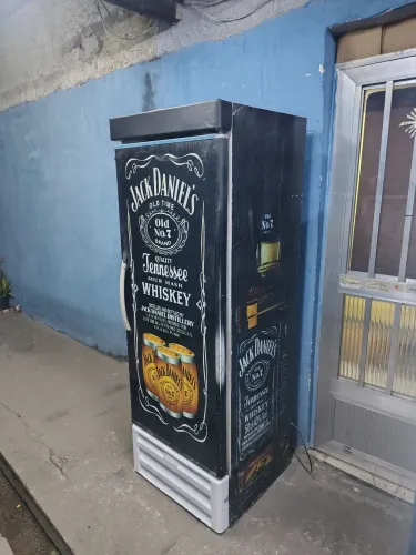 Geladeira Expositora Jack daniel's 300 litros entrega 
