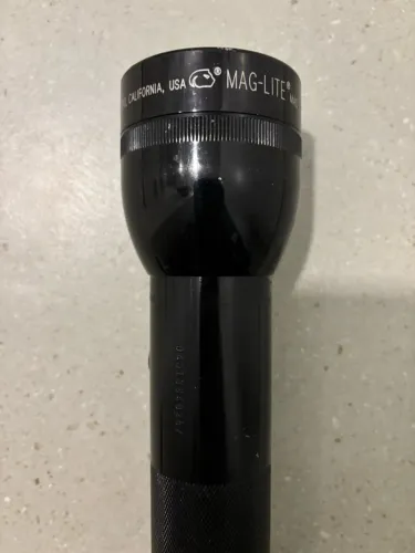 Lanterna Mag Lite 4 células