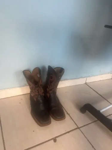 vende-se bota dgo
