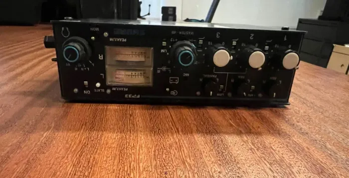 Mixer de Áudio Portátil Shure FP33