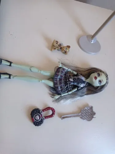 Frankie monster high (reservada)