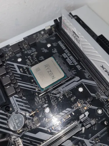 Ryzen 3 pro 2200g