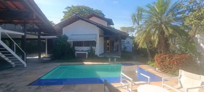 CASA 3 QUARTOS COM PISCINA