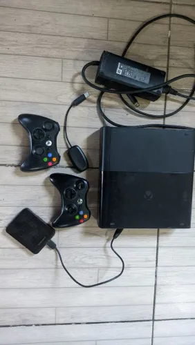 Xbox 360 desbooqueado lotado de Jogos