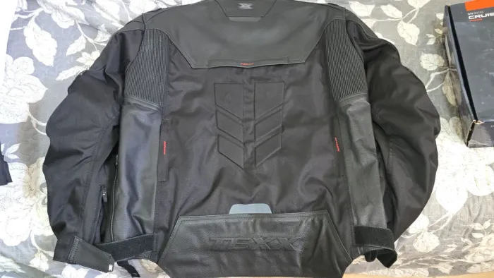 Vendo jaqueta e calça da Texx