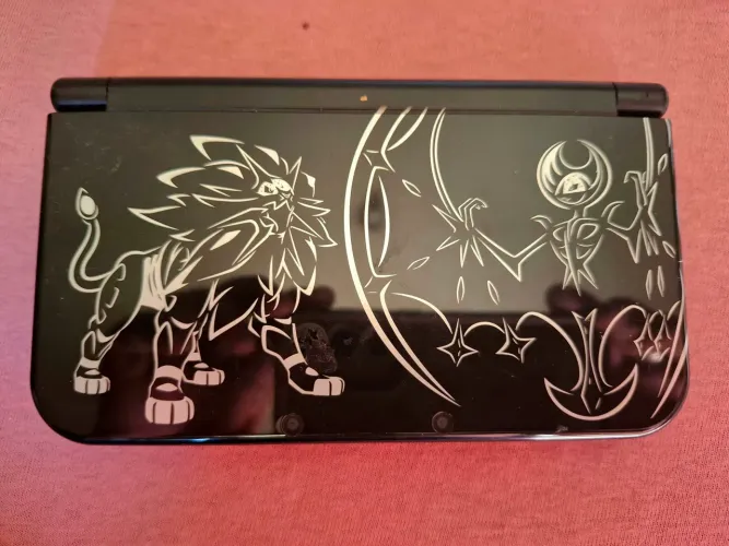 Nintendo 3DS XL Solgaleo Lunala Black Edition 