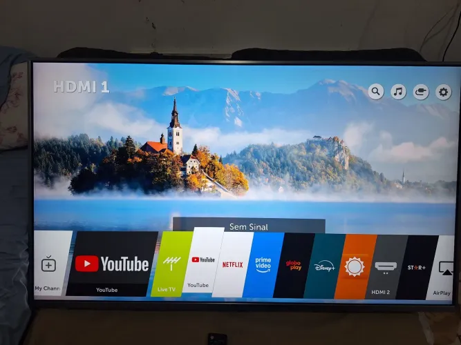 Smart tv lg 4k 49 polegadas esta com uma linha não interfere em nada funcionando 