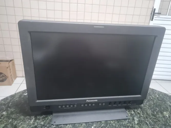 Monitor profissional Panasonic 17"