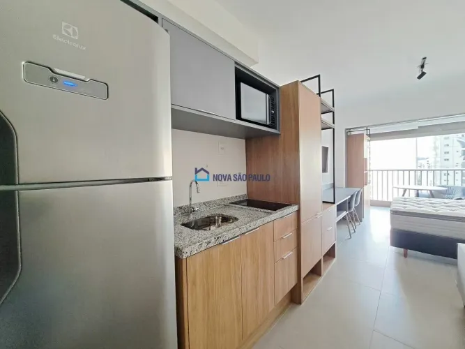 Studio novo e mobiliado para locação em Moema de 26 m².
