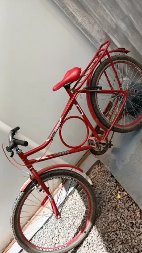 Vende-se uma bicicleta 3 messes de uso de 840 pro 750 avista com nota fiscal 700 sem entre