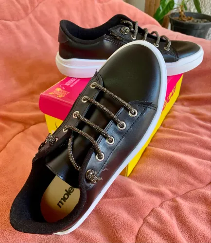 Tênis novo moleca preto fume com cadarço brilhante 38