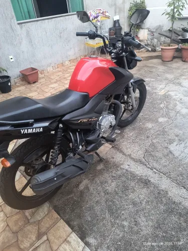 Moto Yamaha factor 2025