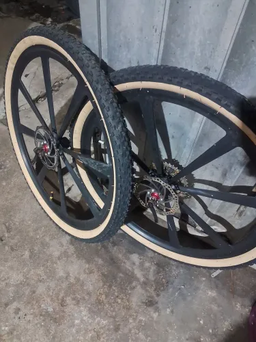 Vendo rodas aro 29 com ou sem pneus 