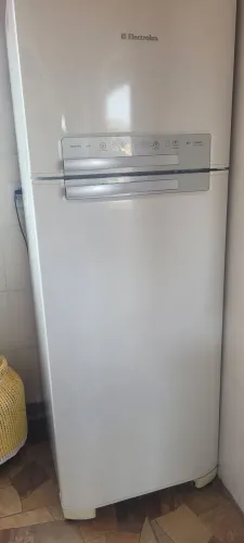 Geladeira electrolux df50