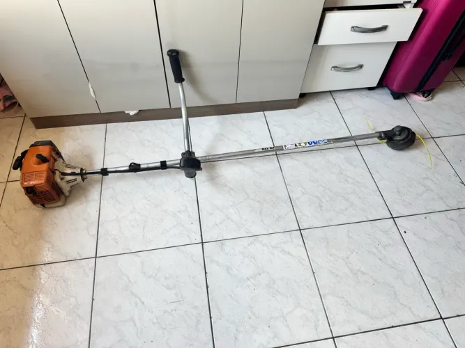 VENDO ROÇADEIRA STHIL 120