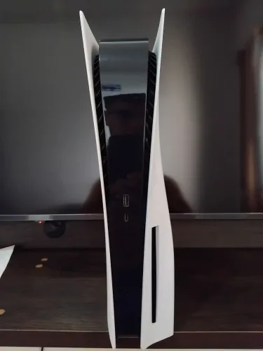 Vende-se Playstation 5 por 2.850 semi novo nunca deu problemas ótimas condições