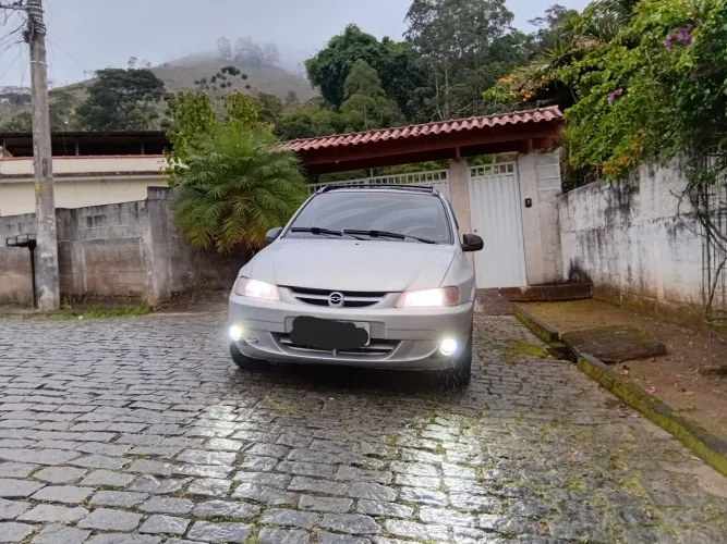 Chevrolet Celta Spirit 1.4 MPFI 8V 85cv 5P 2005
