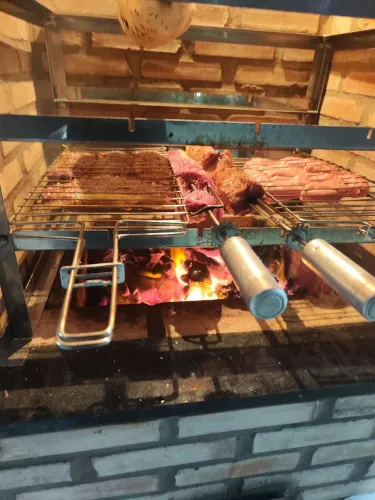 Churrasqueiro Disponível 