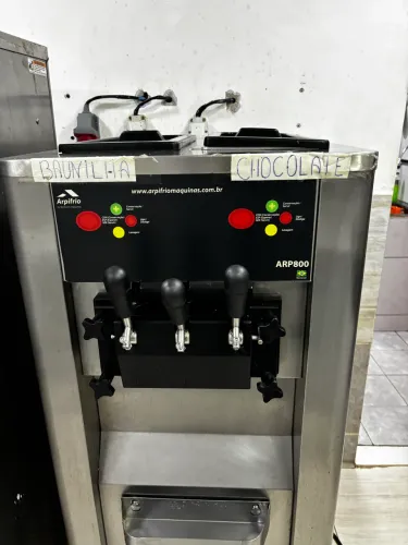 Máquina de sorvete Arpfrio ARP800 alta produção 2 sabores e misto