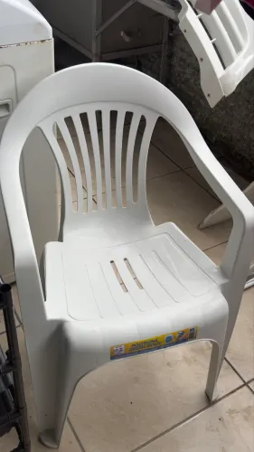 Vendo cadeira de plástico