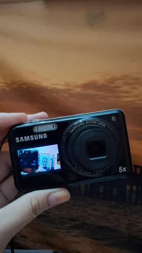 Cybershot câmera compacta Samsung PL120 com visor de selfie