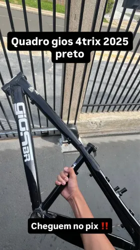 Vendo quadro gios 4trix 2025 preto