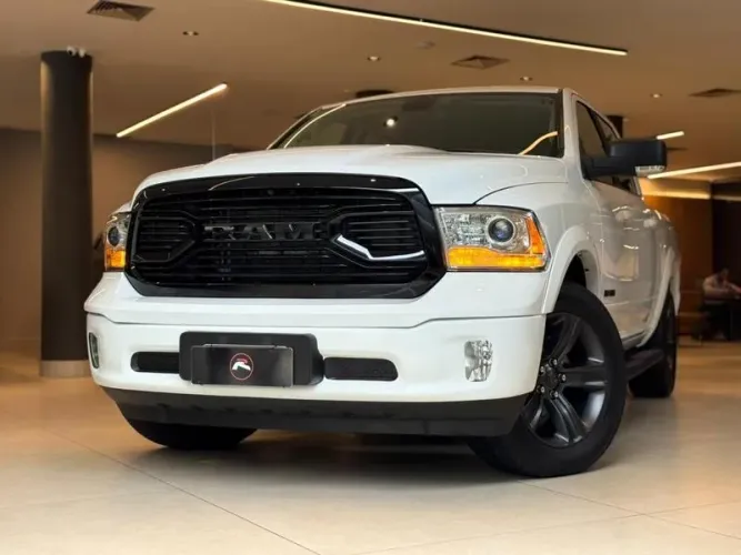 Ram Classic Laramie 5.7 V8 16V Gasolina 4X4 Aut. 2023