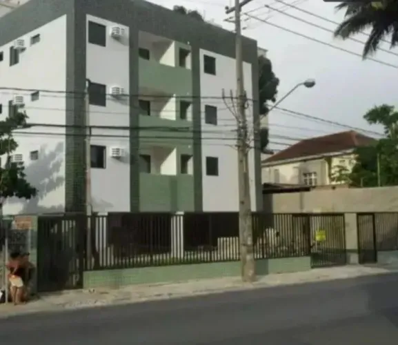 Apartamento à Venda em Tejipió com Varanda e Churrasqueira