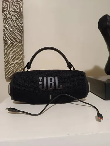 Caixa JBL Charge 6 zerada