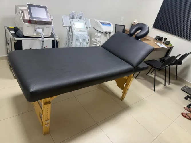 Maca pra massagem, fixa e reclinável cor preta 