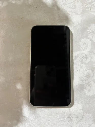 Vendo iPhone 11 para retirada de peças ou reparo.