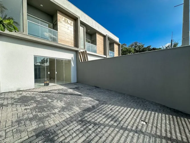 Sobrado com 2 dormitórios à venda, 82 m² por R$ 549.000 - Itacolomi - Balneário Piçarras/S