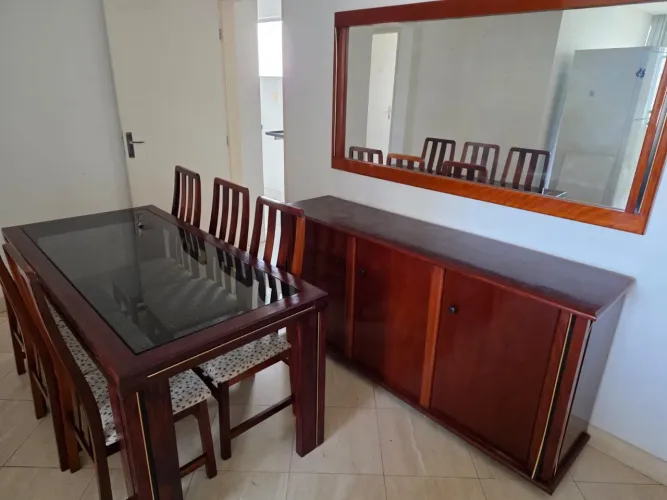 Mesa jantar, Buffet e espelho