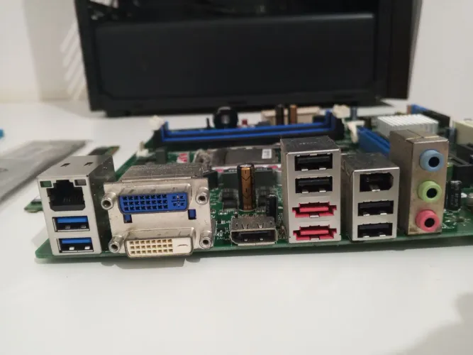Kit Placa Mãe, Processador, Cooler, Memória Ram 8 gigas e SSD 120 GB